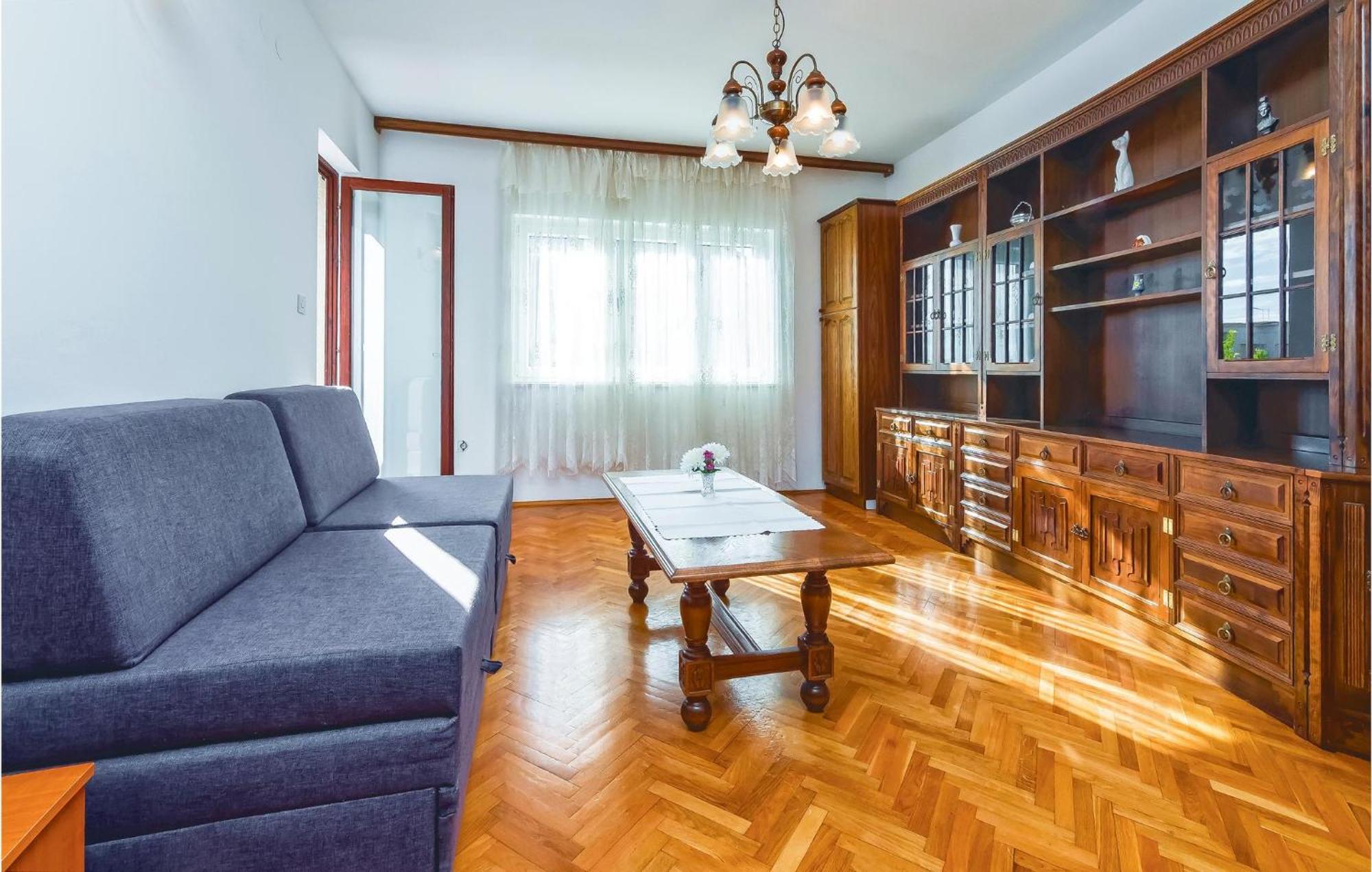 Lovely Apartment In Podstrana With Kitchen ภายนอก รูปภาพ